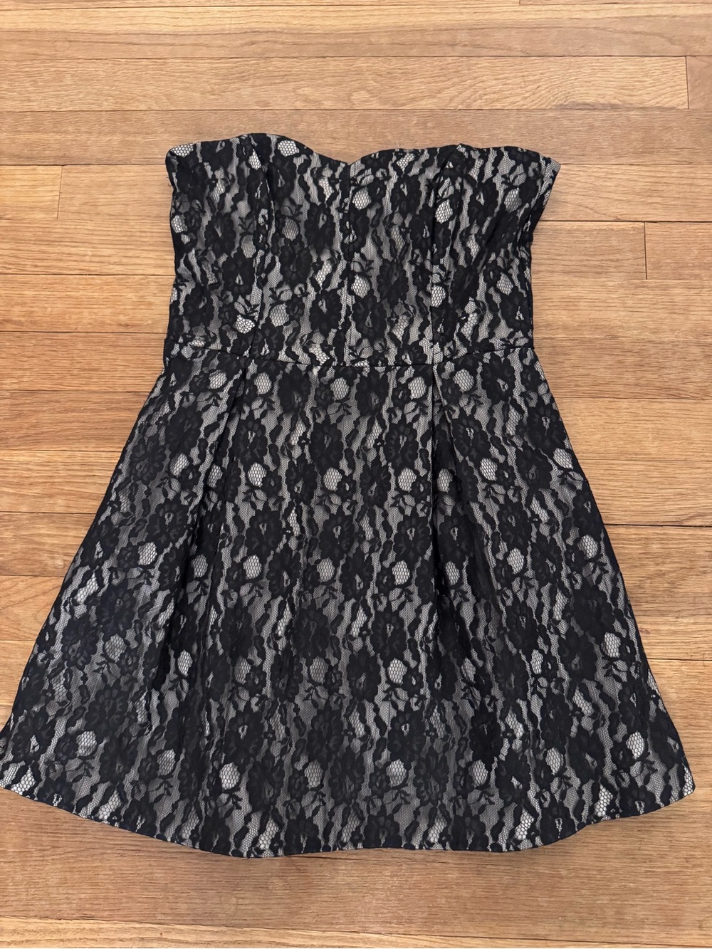 Blanco Women's Black Lace Strapless Mini Sheath Dress - Size M
 b10